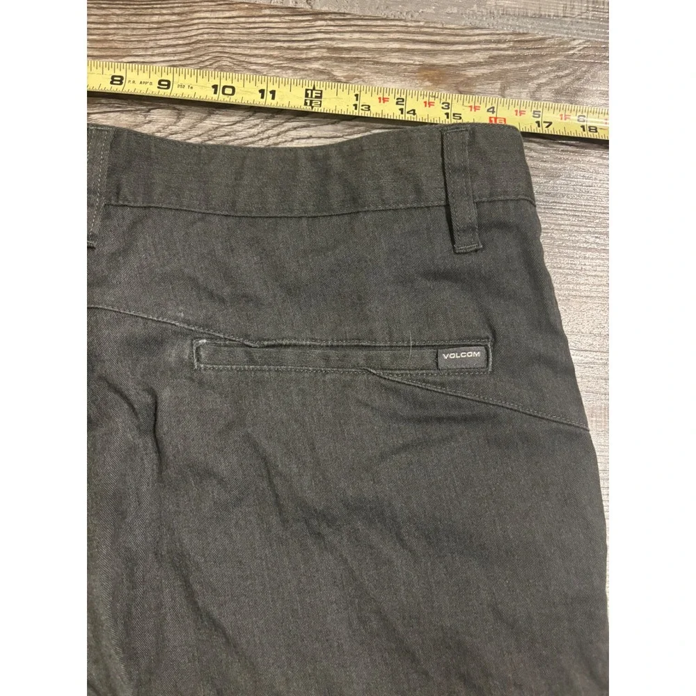 Volcom Chino Shorts 33 Dark Gray Charcoal Casual Skate Excellent
